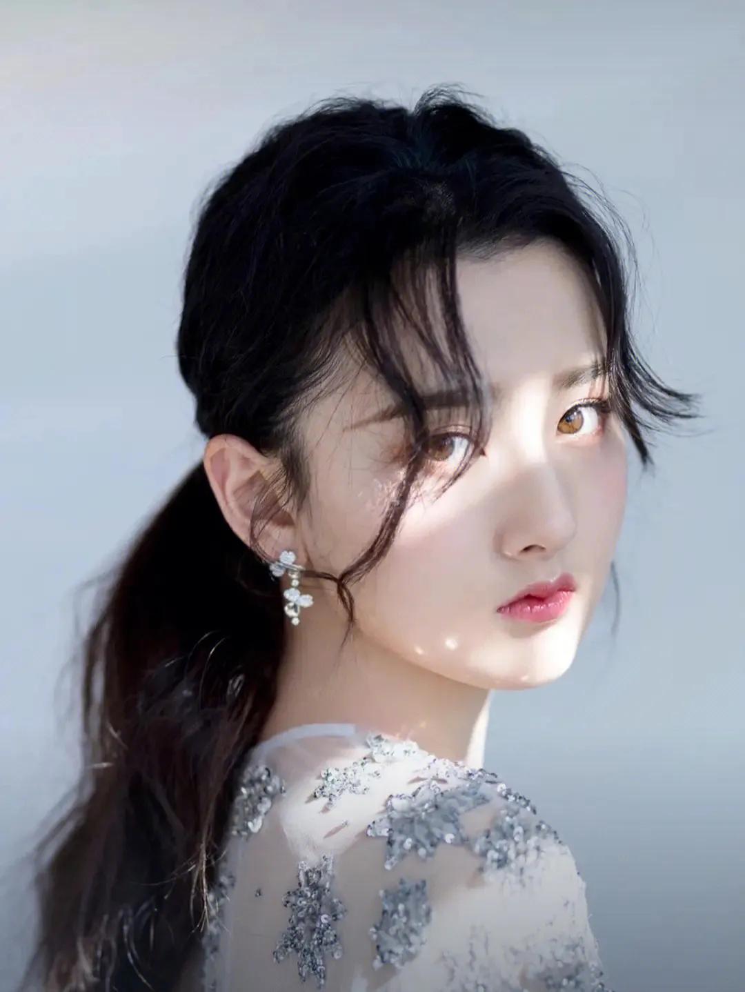 灵动女孩宋祖儿