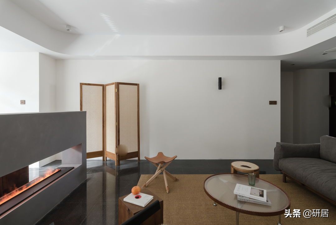70后大叔的新家，不要门框和踢脚线，全屋化繁为简，氛围清净自然