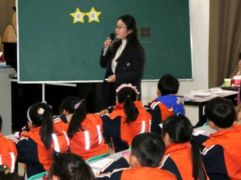 “一个月工资一年也花不完”，91岁北大教授自曝退休金，网友酸了