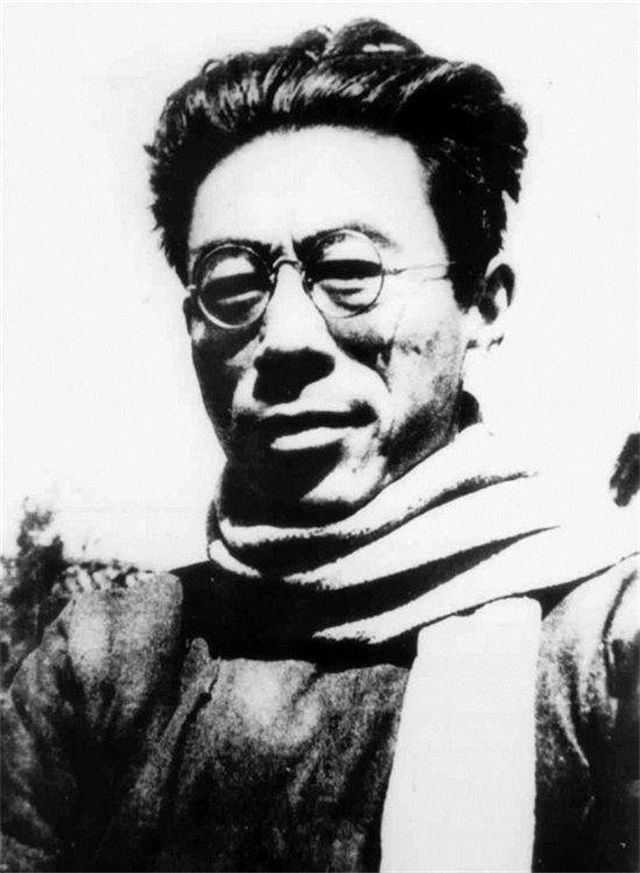 1930年，考生数学交白卷作文写28字，院长看后十分激动：破格录取