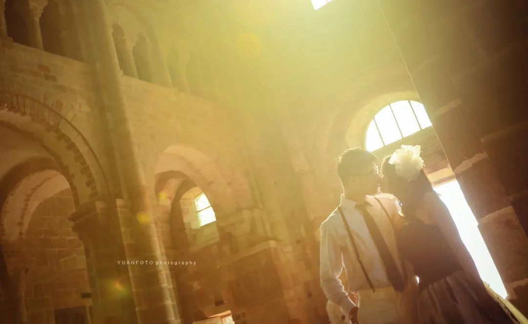 抱歉蹭热，看到周杰伦新专辑封面，回忆在圣米歇尔山的旅拍照片