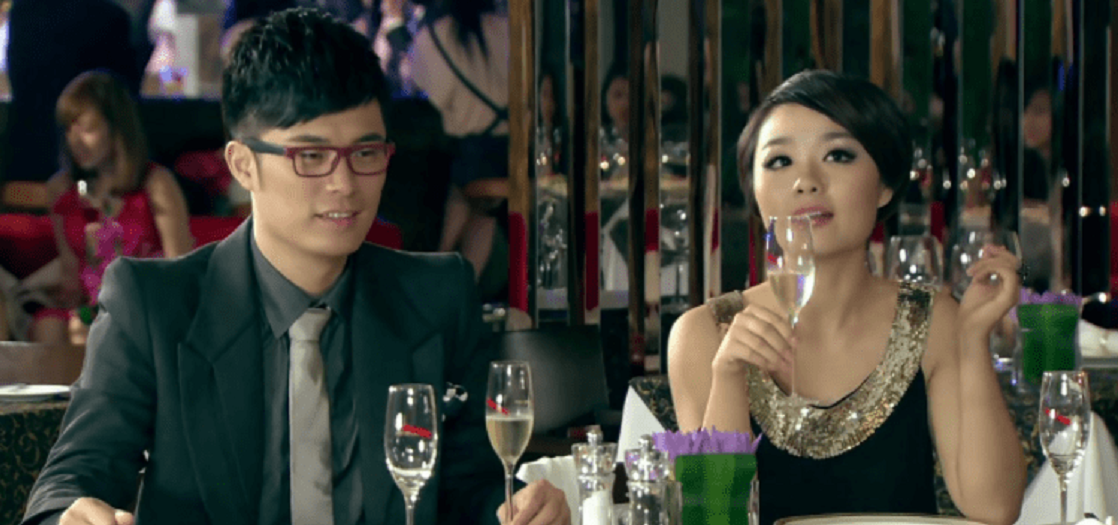 《破事精英》口碑走高，榕榕再演Lisa，现实中嫁CEO超幸福