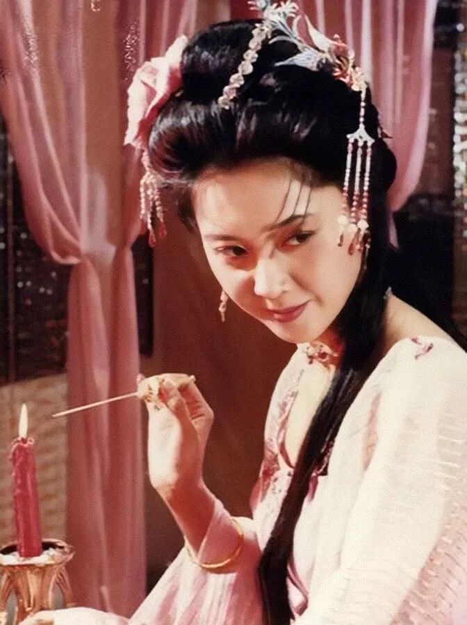 33位老牌簪花美人！林妹妹第一，林芳兵艳绝，你最偏爱谁呢？