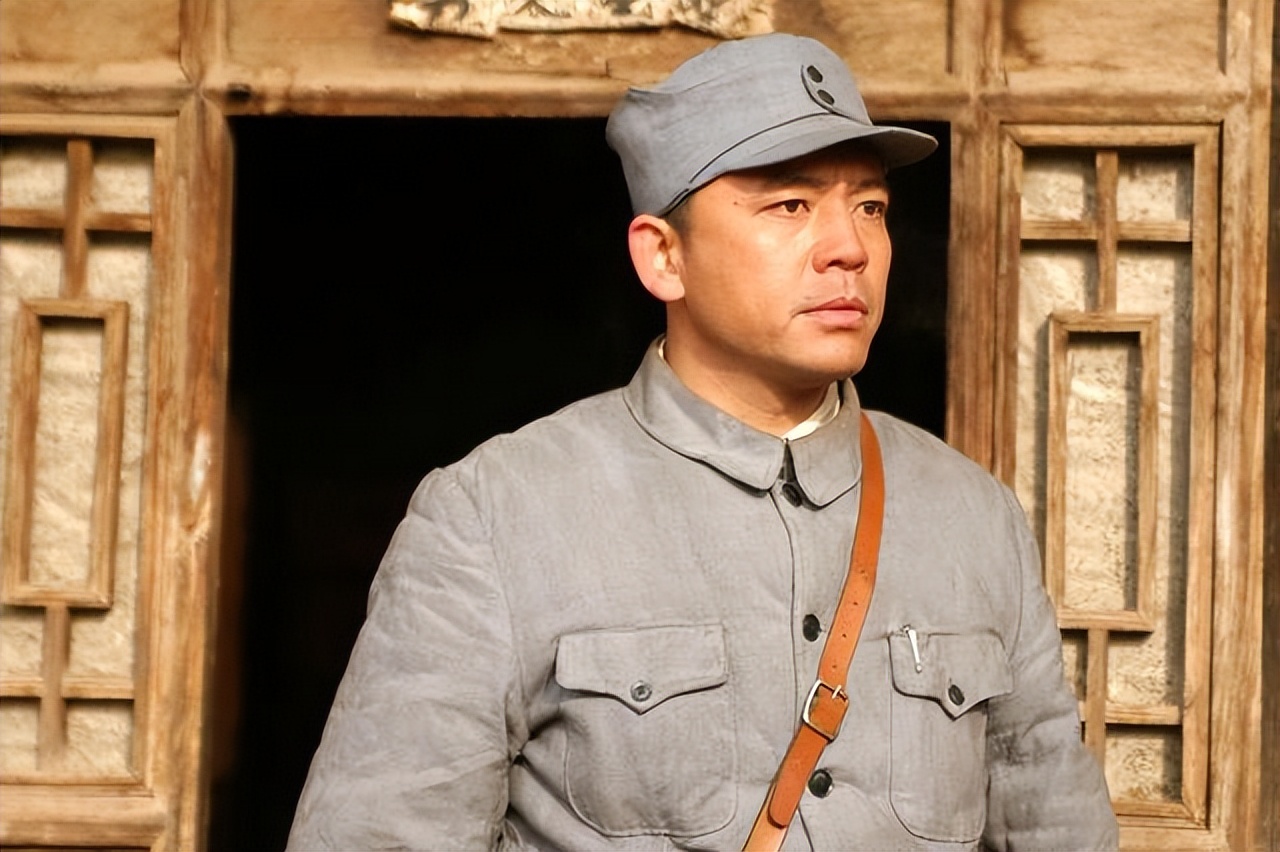 《亮剑》赵刚原型：清华大学高材生，建国后调往北京，成公安部长