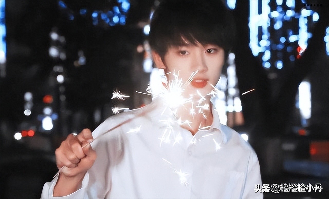 贯穿整个台风计划的丁程鑫，用七年改变了时代峰峻的淘汰制规则