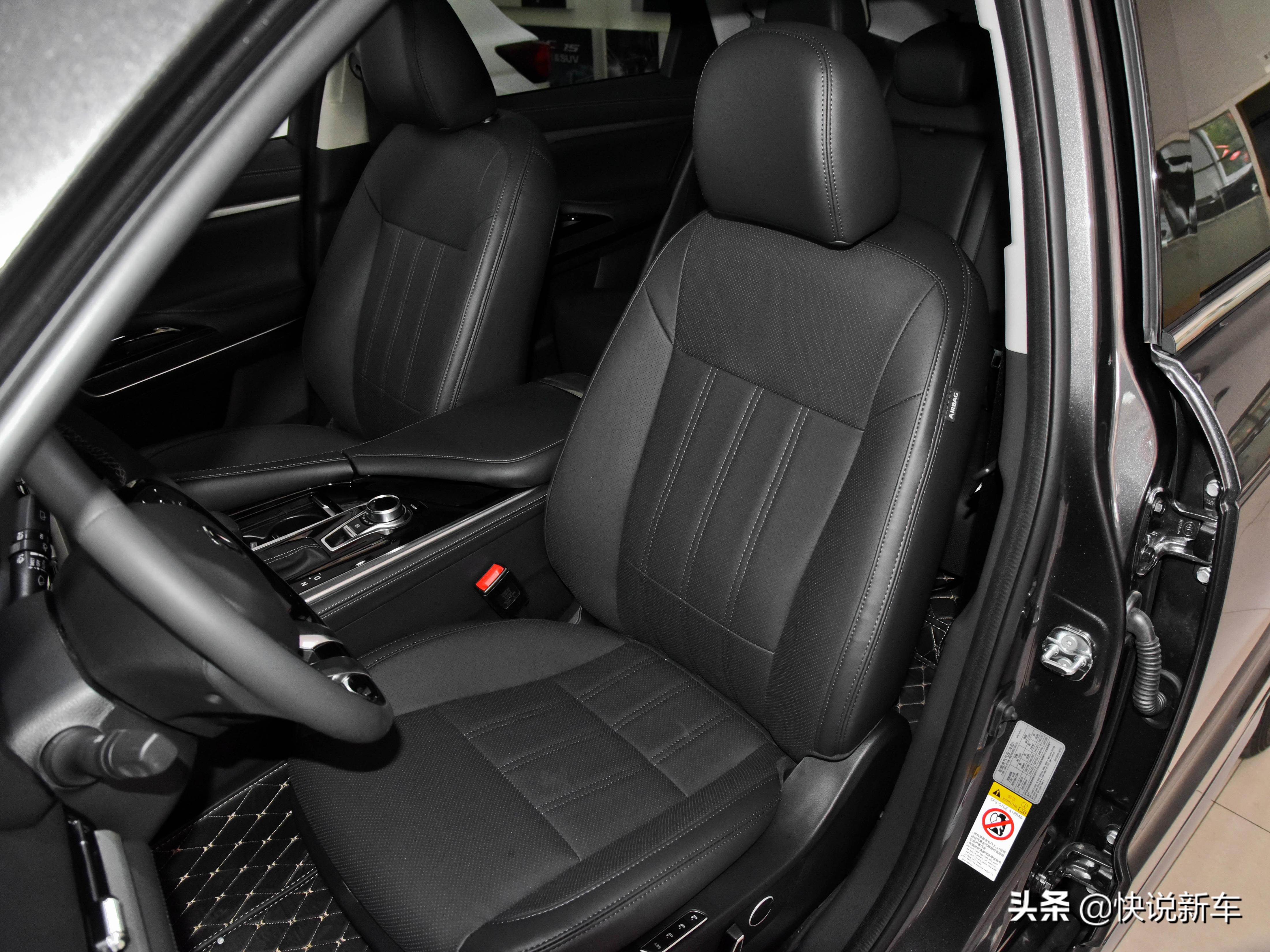 17.59万起，与汉兰达媲美，国产品牌，实拍长安CS95