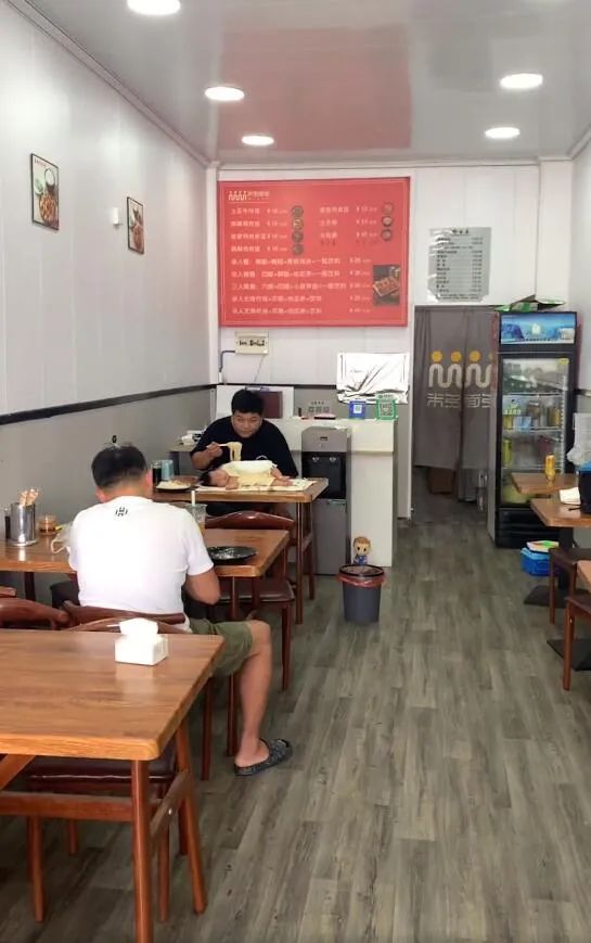 “黄晓明跟赵丽颖不是离婚了吗？”网友看傻：是离了，各离各的…