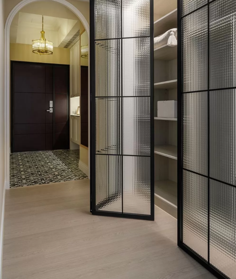 收纳不够吗？善用走道空间，让玄关一平抵三平