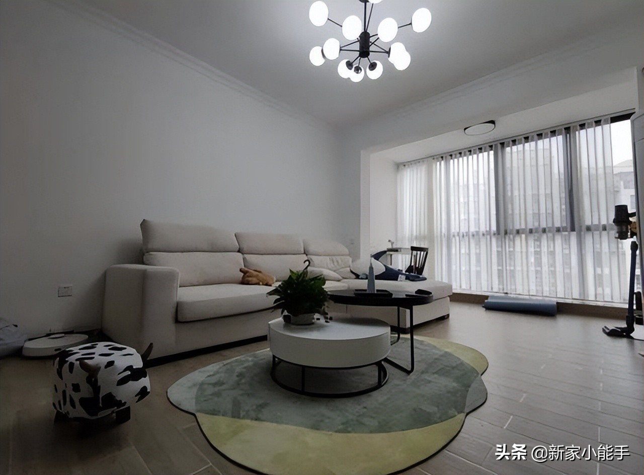 这是我见过最极简装修，效果很耐看，阳台放浴缸泡澡，谁见过？