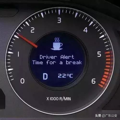 变道、急刹、加速……网约车司机隧道里危险驾驶，吓坏人！
