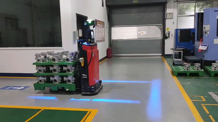 多车协同作业，未来机器人赋能机械制造企业工厂物流转型升级