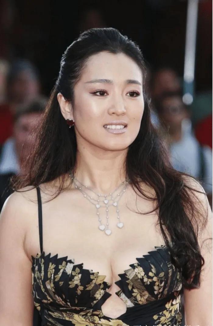 巩俐57岁，女神