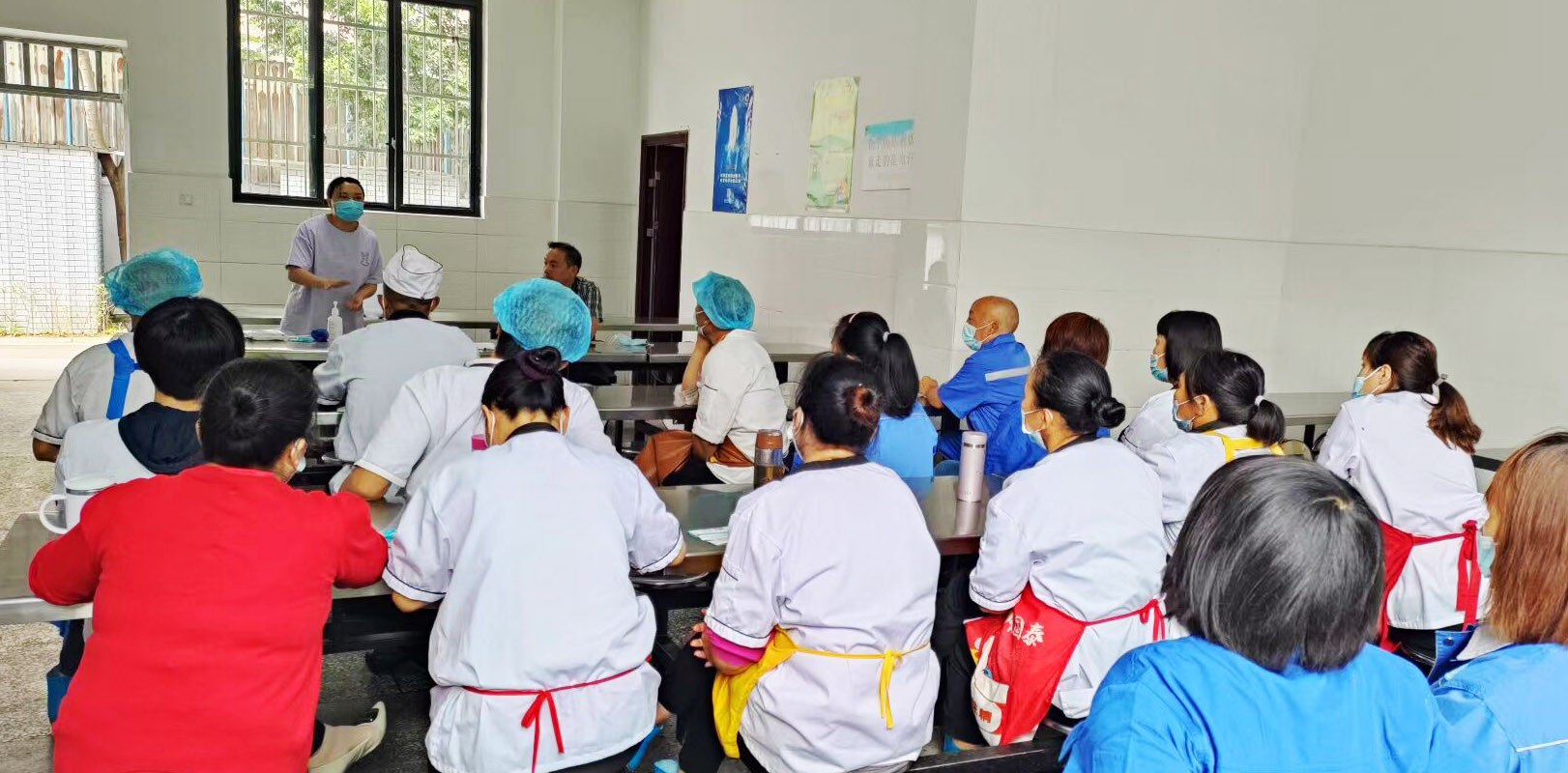 金堂县第四人民医院开展院感知识及穿脱防护用品培训会