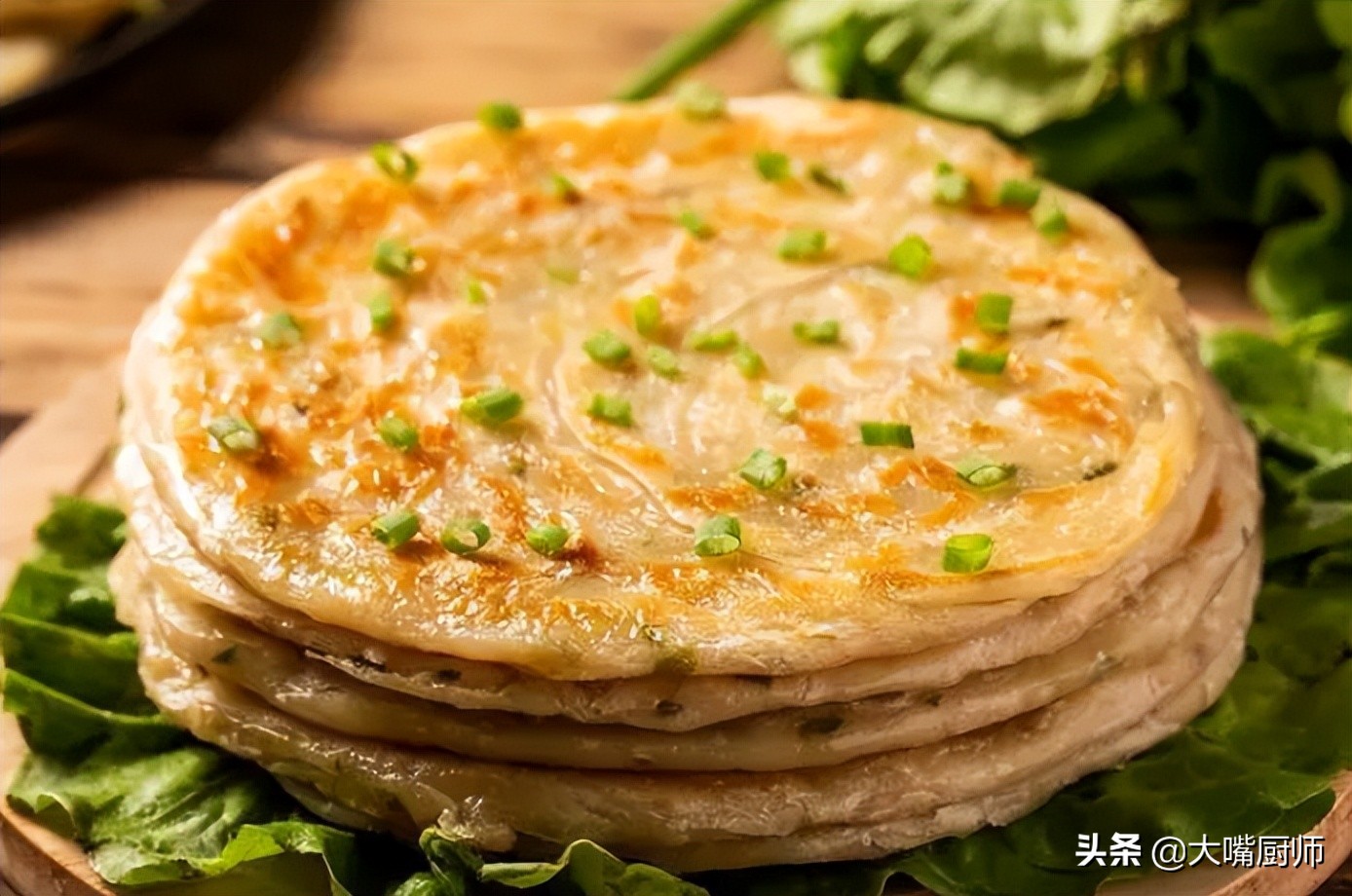 面粉做什么好吃又简单的小吃（这样做面饼外酥里软又多层）