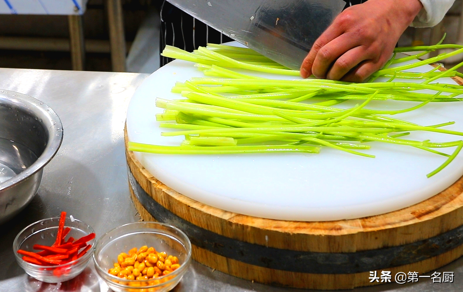 “高蛋白”食物排行榜，牛肉排第三，鸡蛋却排倒数第一，涨知识了