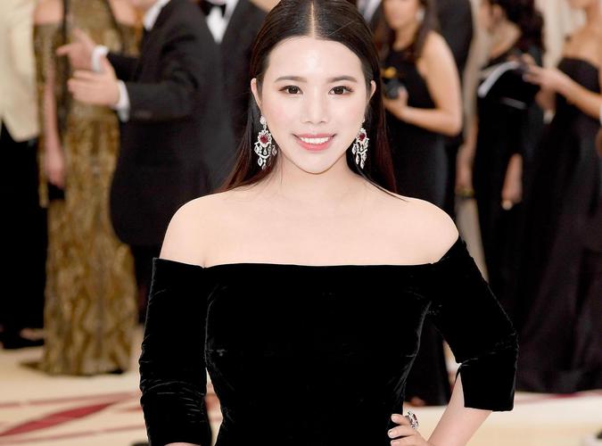 中国内地三大名媛千金，身价个个超百亿，7小时都逛不完自家豪宅