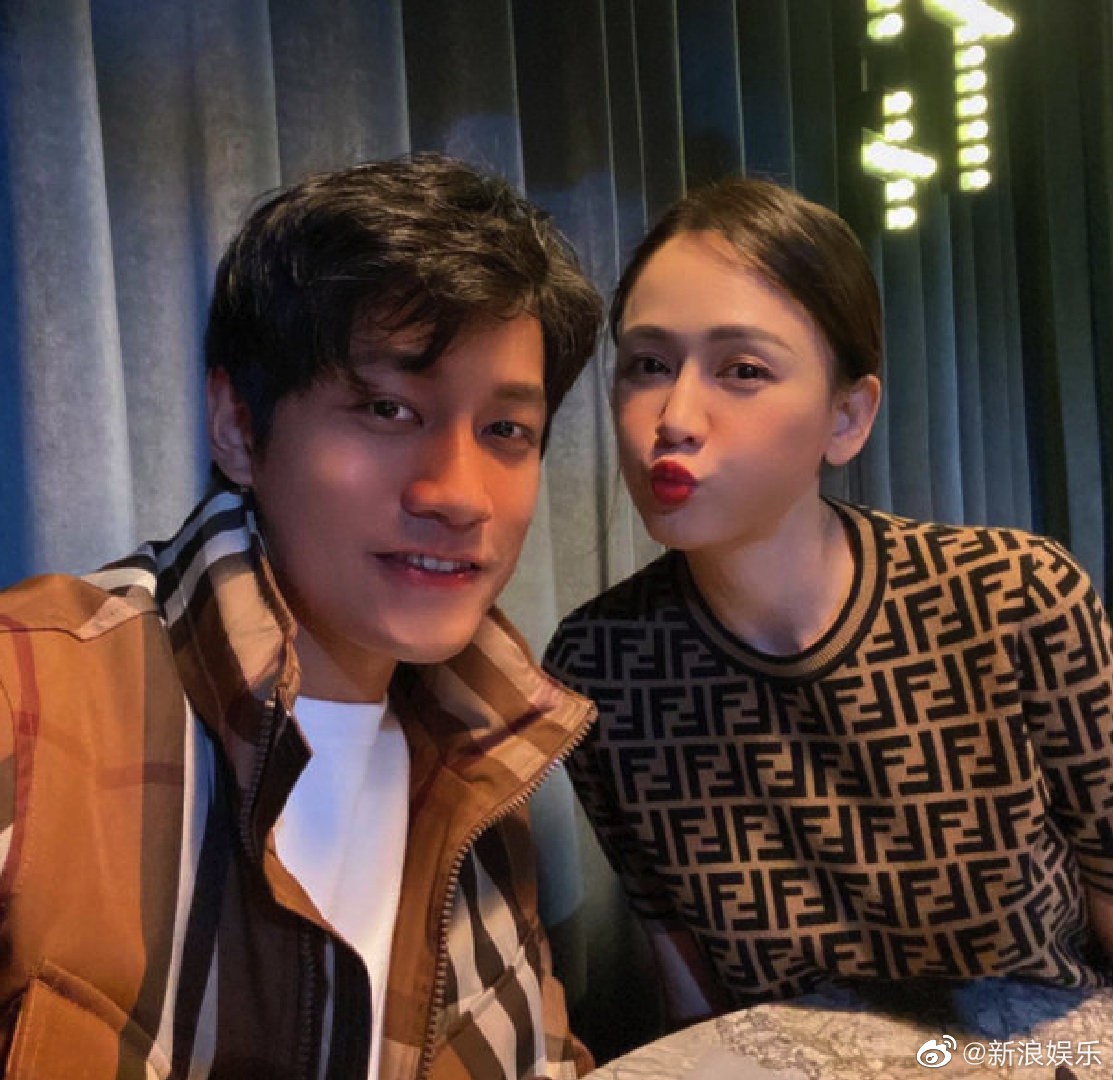 陳喬恩艾倫登記結婚，被爆奉子成婚，去年12月份已經產子