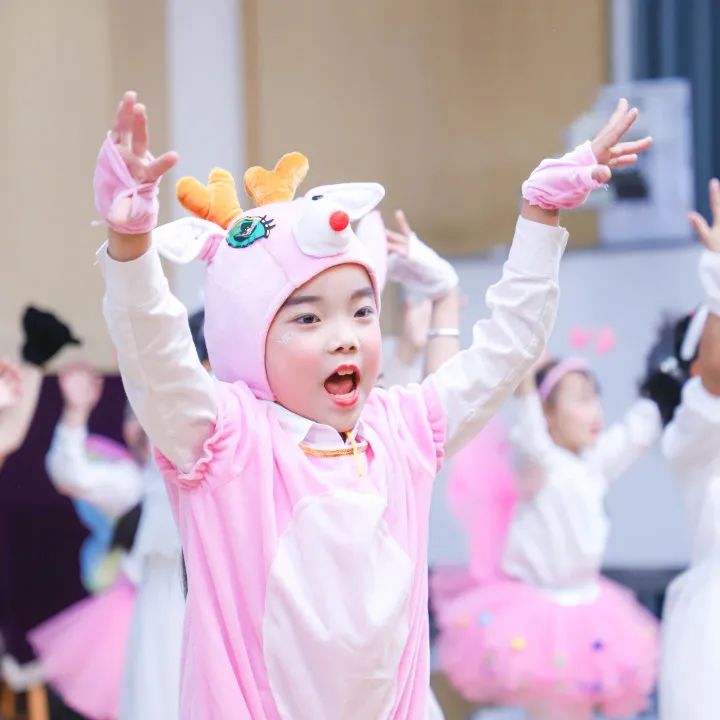 花田花绽，阅读悦心｜双流区黄甲小学举行读书节之阅读表演赛