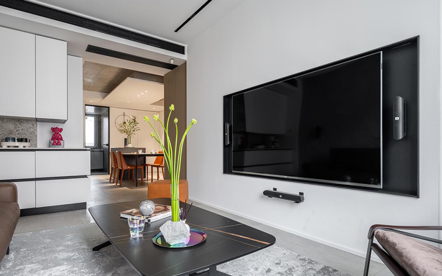 110㎡的户型，餐厅却只有巴掌大，她以逆向思维改造后，超舒适