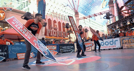 有多少美国年轻人在为学「东北二人转」偷着做准备？