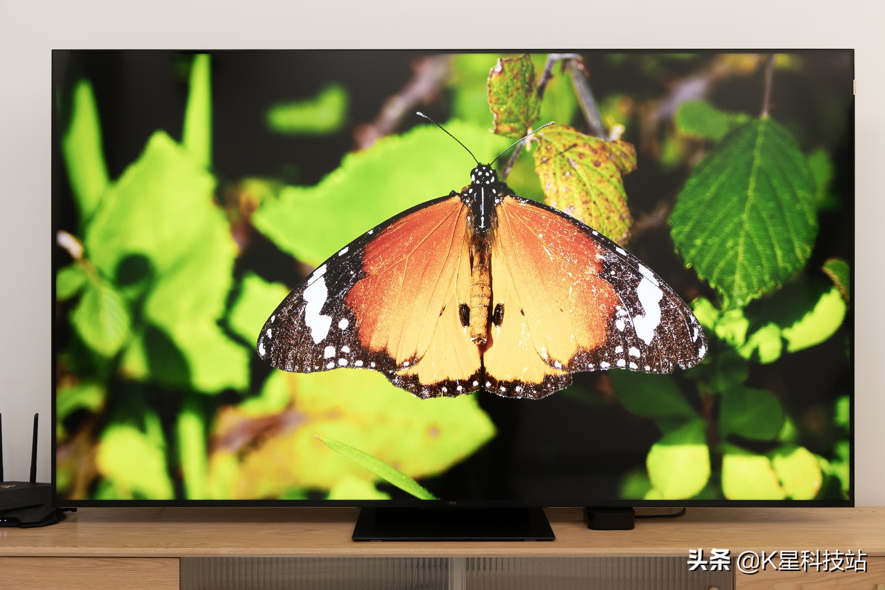 QD-Mini LED 战未来，国产电视画质的天花板，TCL X11电视机评测详解
