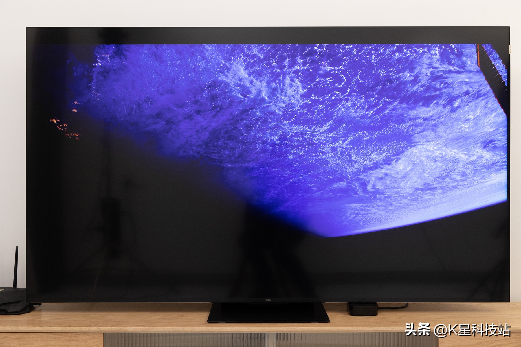 QD-Mini LED 战未来，国产电视画质的天花板，TCL X11电视机评测详解