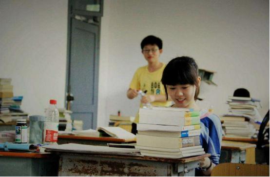 上清华可不止一条路，保送生与高考状元差距大，高中生要了解