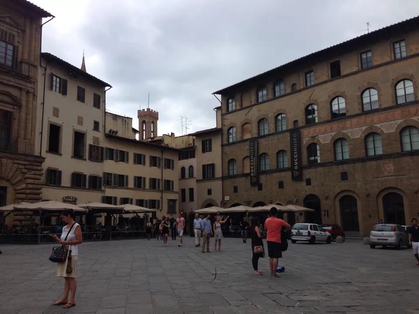 电影《美丽人生》：纳粹屠刀下救子！父爱如山的最好诠释