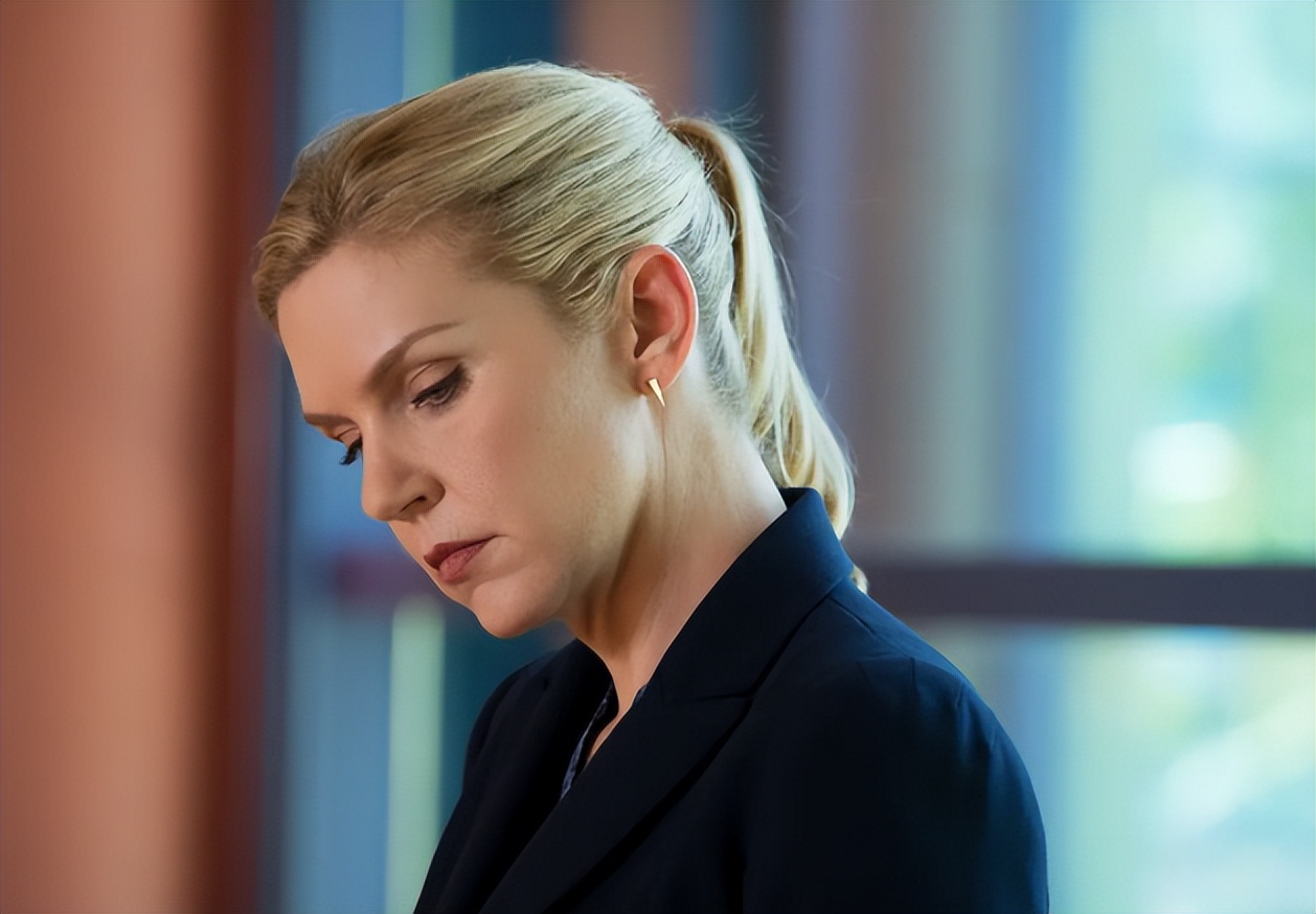 第二季讲述了吉米·麦吉尔继续为律师事业努力奋斗,却招致其哥哥查克