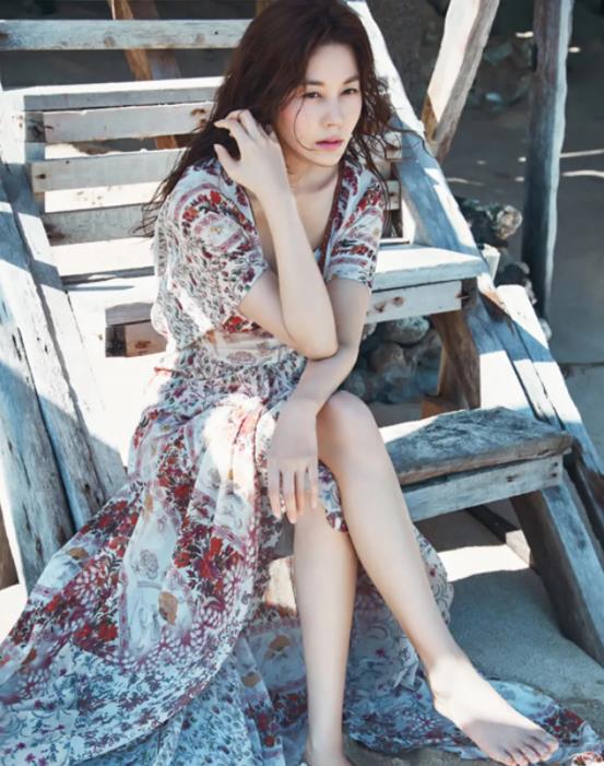忠武路女王金荷娜家有体贴男女儿4岁超可爱今44岁颜值惊人