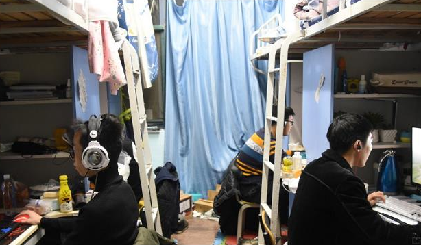 吃了亏才明白，大学宿舍也有“江湖”，太单纯容易被室友“拿捏”