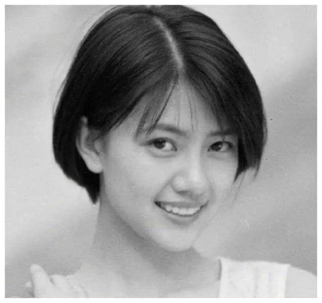 二十年前的众女星照片，变化一目了然