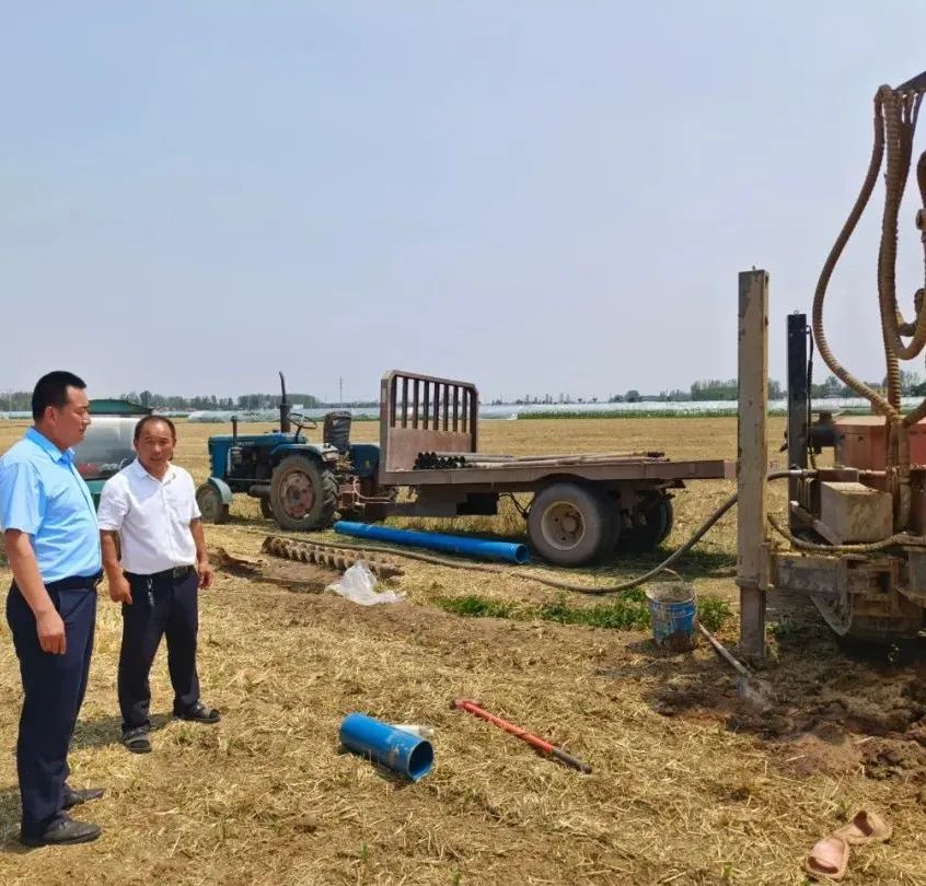 兰陵县新兴镇：打井抗旱保夏播 甘泉喷涌润民心
