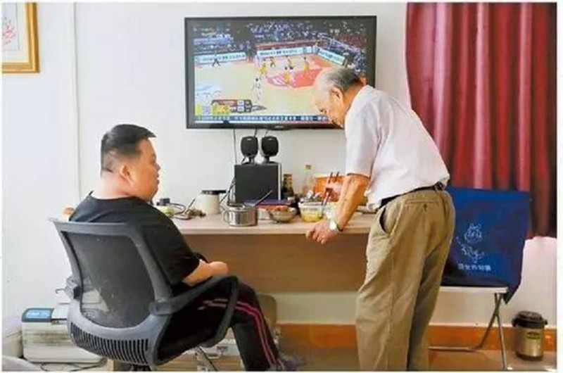 天才指挥家舟舟：智商30却红遍全球，23年后在深圳靠低保度日