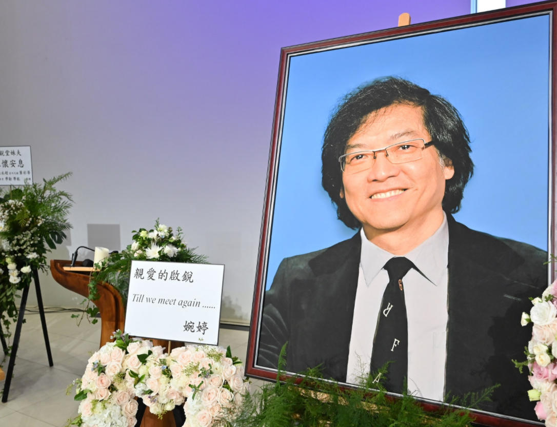 69岁香港导演罗启锐心脏病去世，众星现身悼念