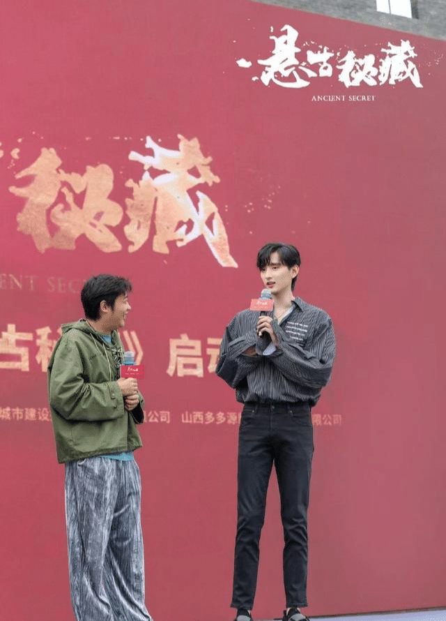 超185cm的男星现实中长啥样？彭冠英腿太长，龚俊又高又瘦