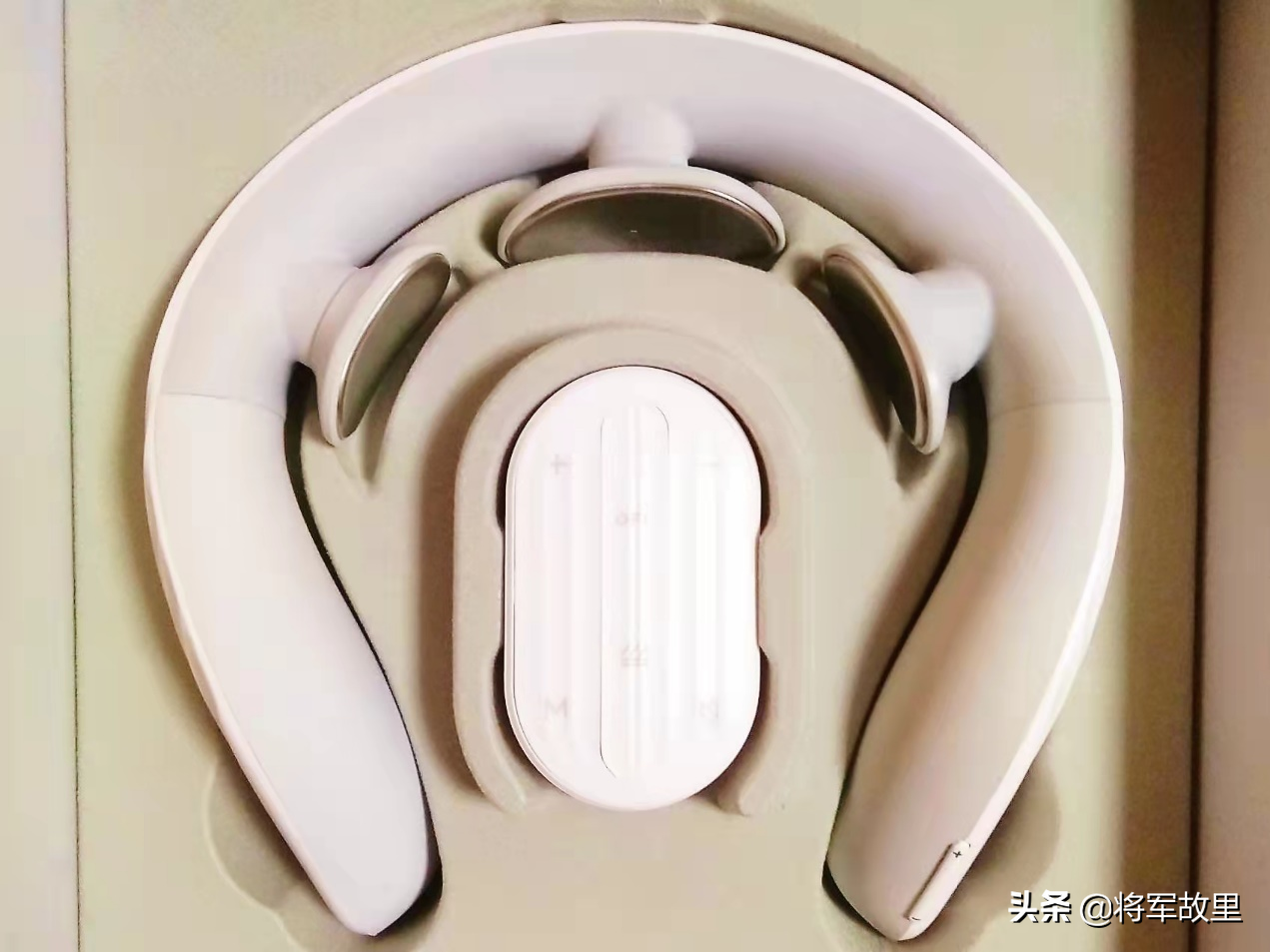 联想按摩椅是不是联想集团的（联想双效呵护智能按摩器）