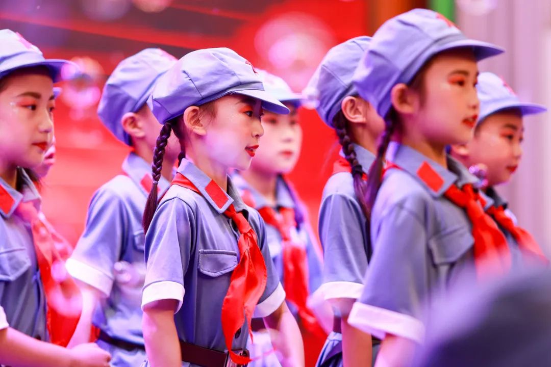 华阳实验小学举行“童星耀五月·艺术绽花开”群舞比赛（续）