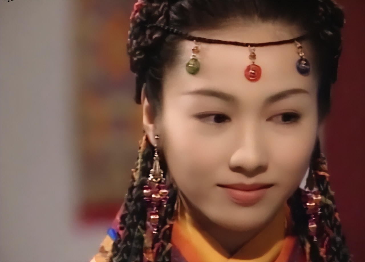 颜值不够别带“额饰”！13位女星造型PK，谁才撑得起倾国倾城