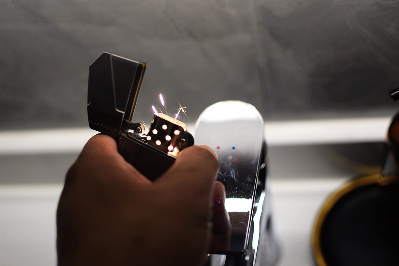 棱角分明 个性十足 fegve费戈钛合金打火机