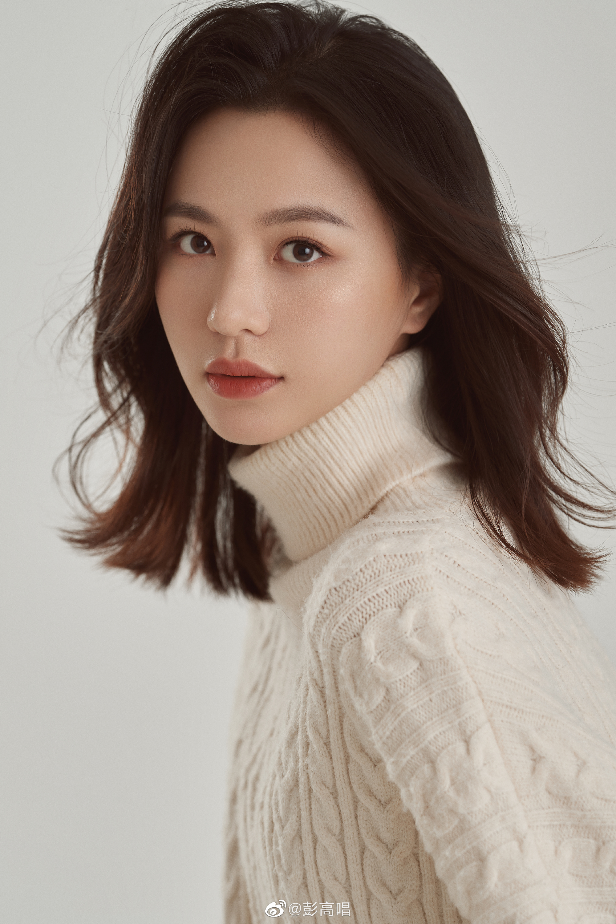 曾被称为“北大史上最牛校花”，逐梦演艺圈6年，她资源差还不火