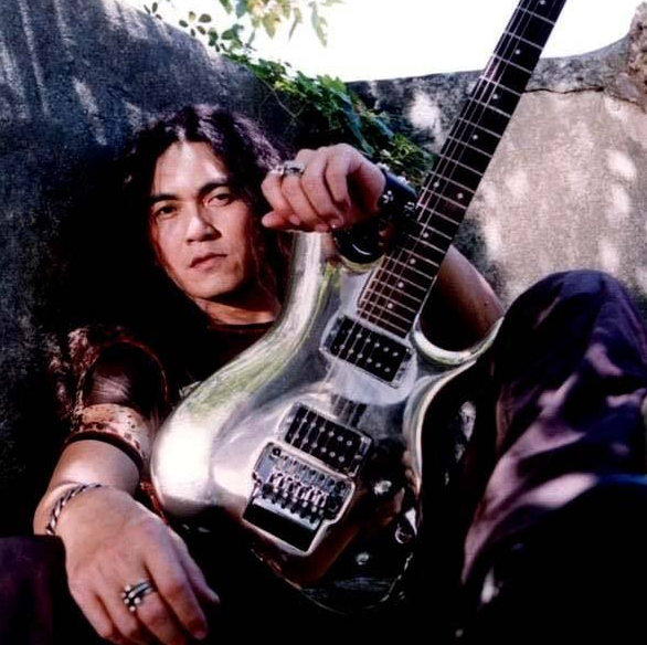 迪克牛仔:从"摇滚巨星"沦落到走穴为生,终于让人再次为他鼓掌