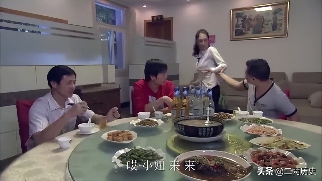 许昌“黑老大”梁三：调戏服务员未果，竟指使小弟火烧“胖东来”