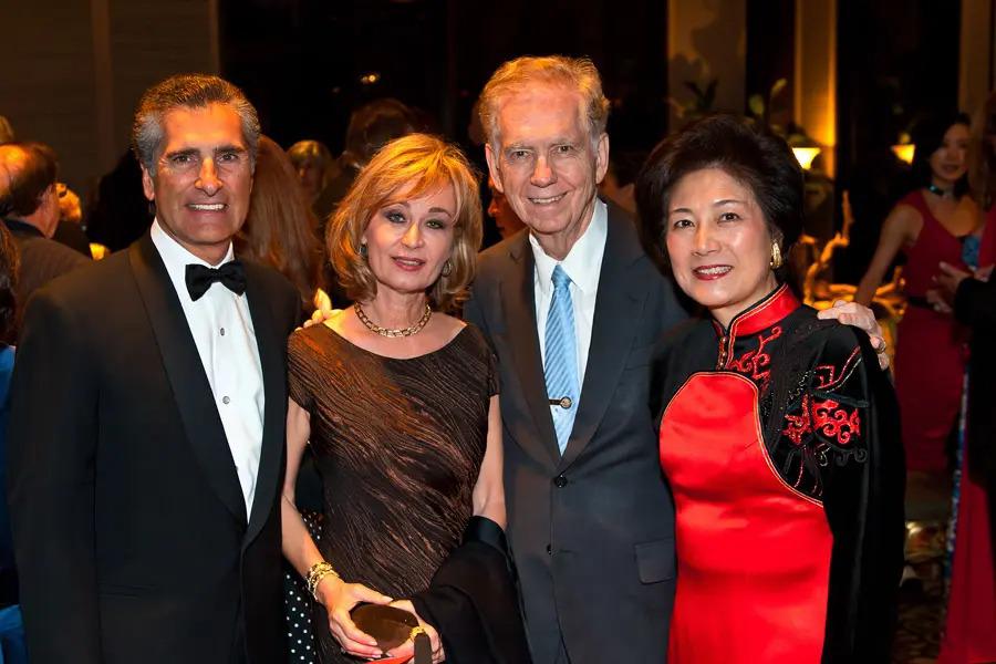 演员陈烨：巅峰时赴美留学，嫁美国丈夫生二子，如今她值得吗？