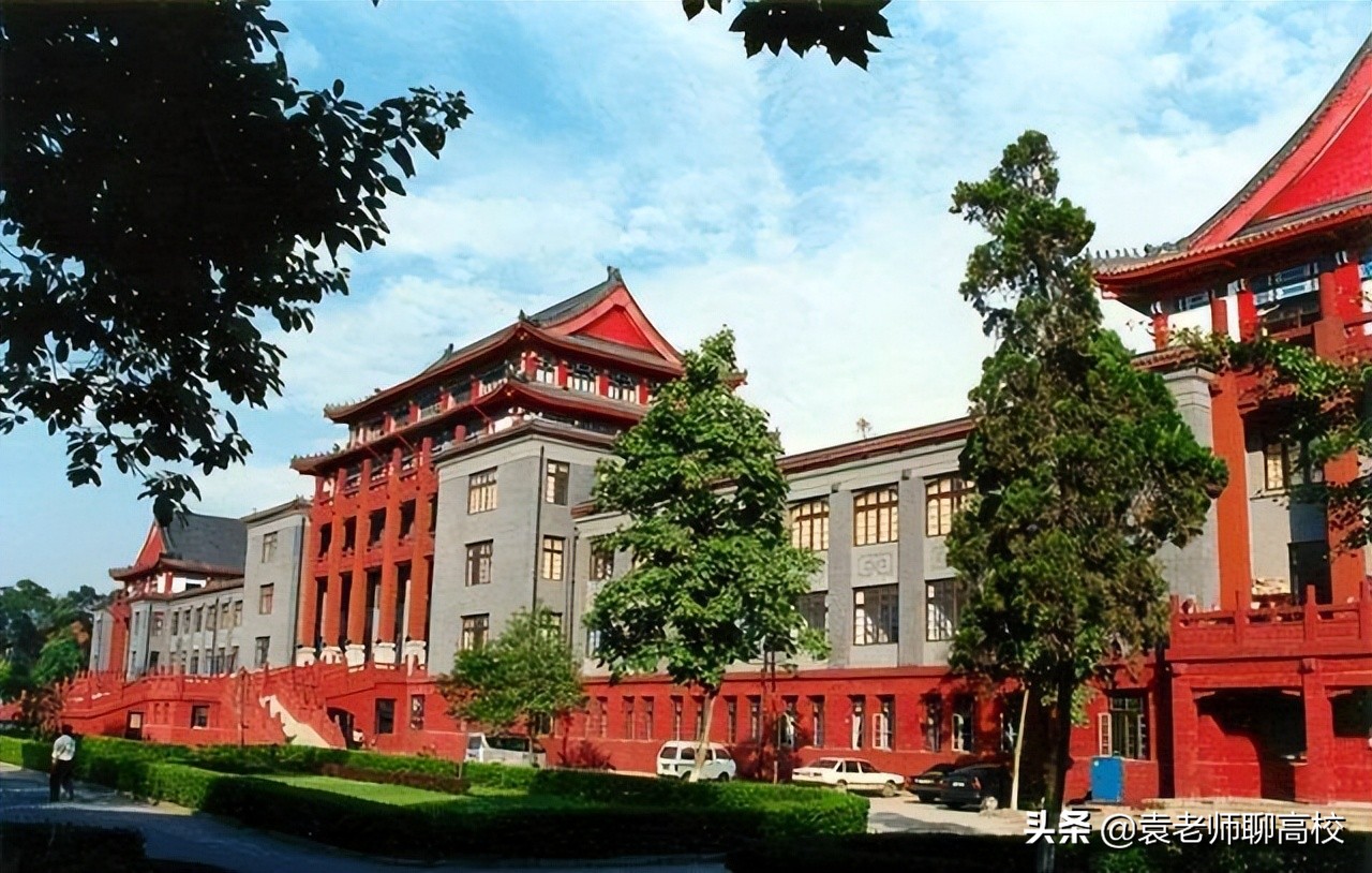 西南政法大学与华东政法大学，中国政法院校前三位，哪个实力强？