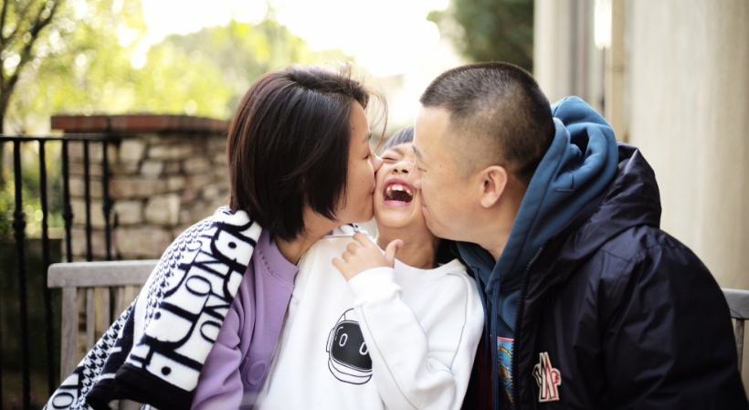 《破事精英》口碑走高，榕榕再演Lisa，现实中嫁CEO超幸福