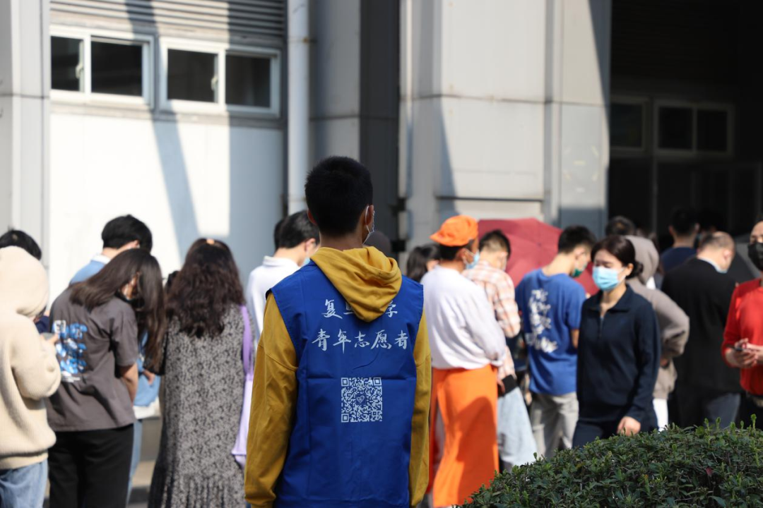 准封闭24时辰，看看复旦的研究生们在做些什么...