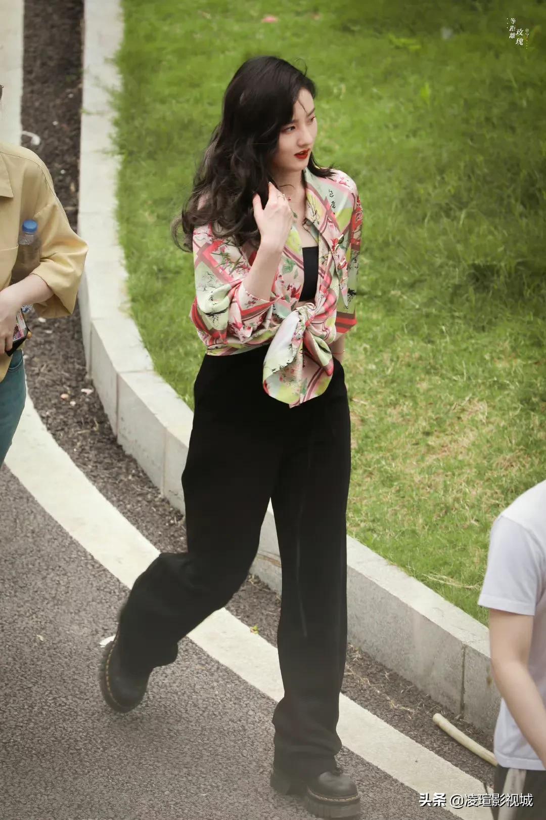 明星壁纸图片分享：宋祖儿（2）