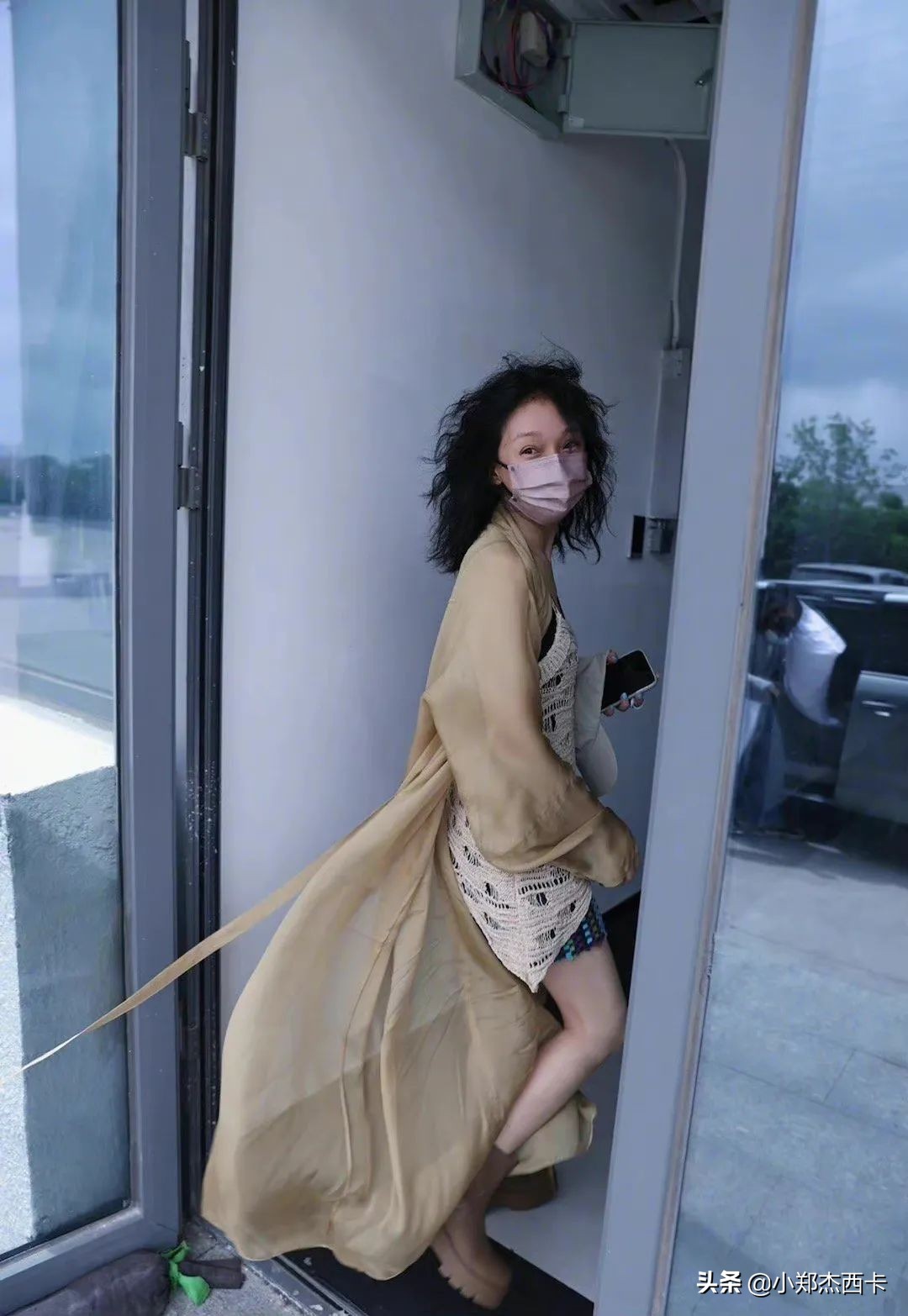 被毁容了还能翻盘？57岁的她才是真 • 传奇