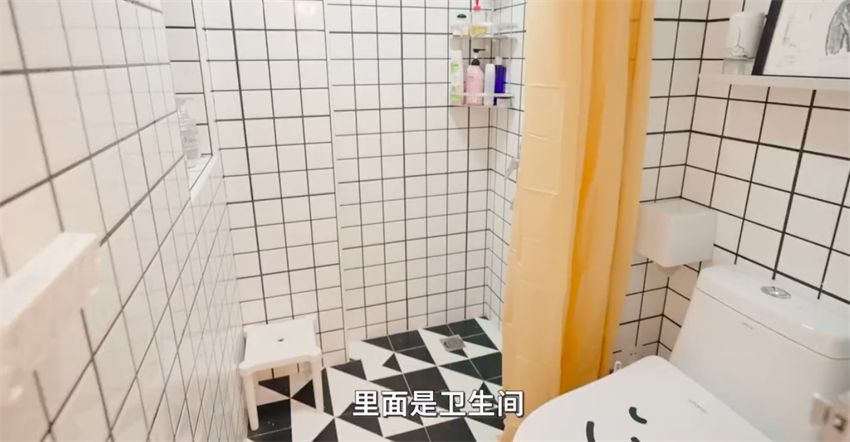上海姑娘住30㎡居室，却每天睡在壁橱里？看后发觉这样的家很温馨